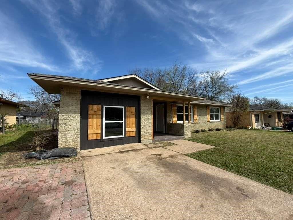 1705 Dorothy Dr - Photo 2 of 23