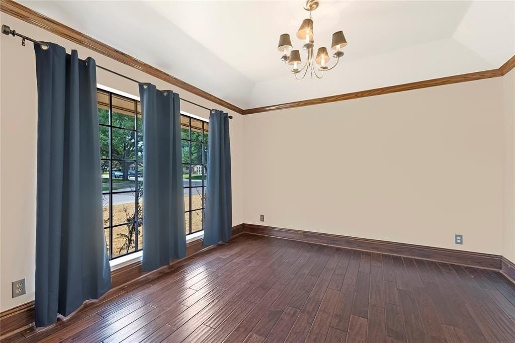 6109 Highgate Ln - Photo 3 of 25