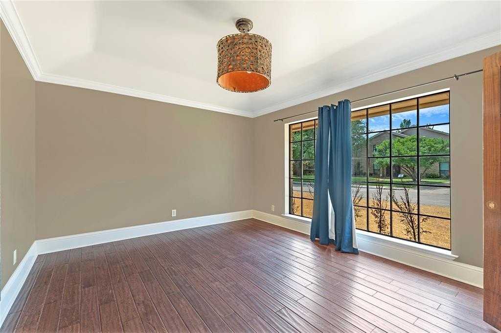6109 Highgate Ln - Photo 5 of 25