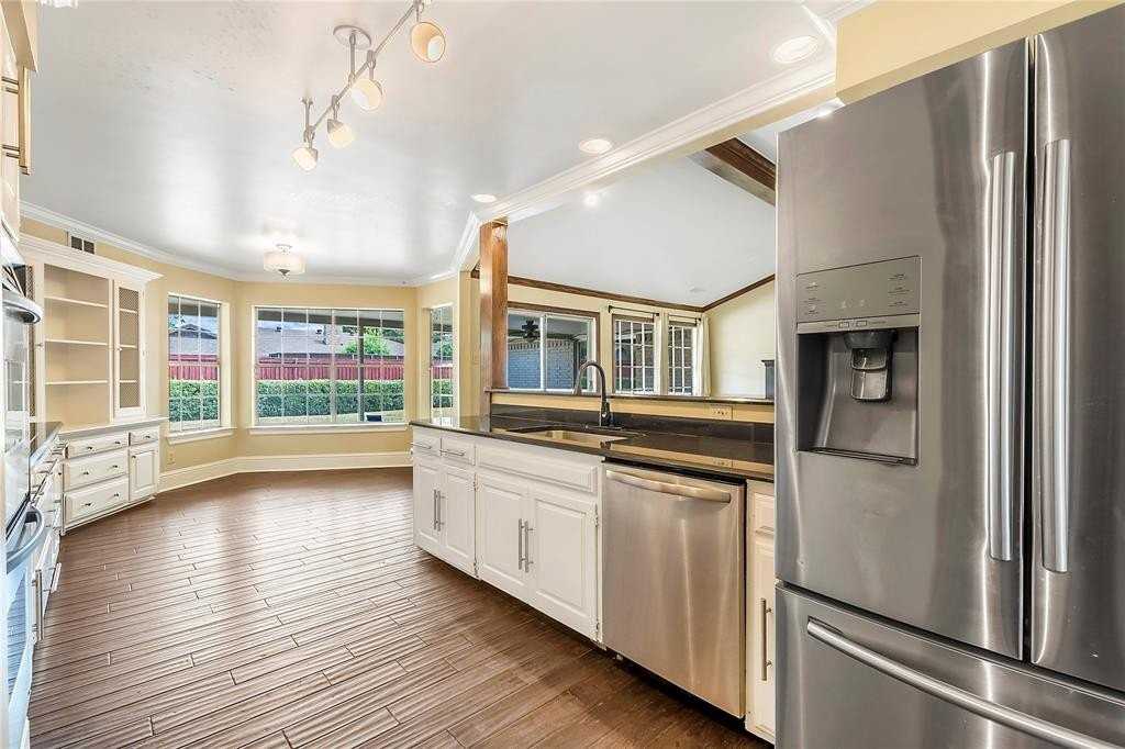 6109 Highgate Ln - Photo 7 of 25