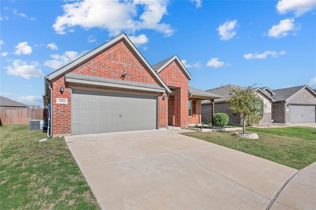 3204 Montego Bay Ln - Photo 2 of 26