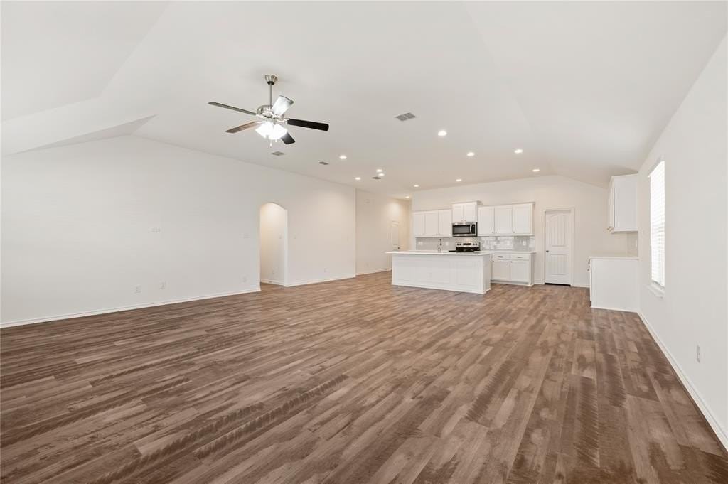 3204 Montego Bay Ln - Photo 5 of 26
