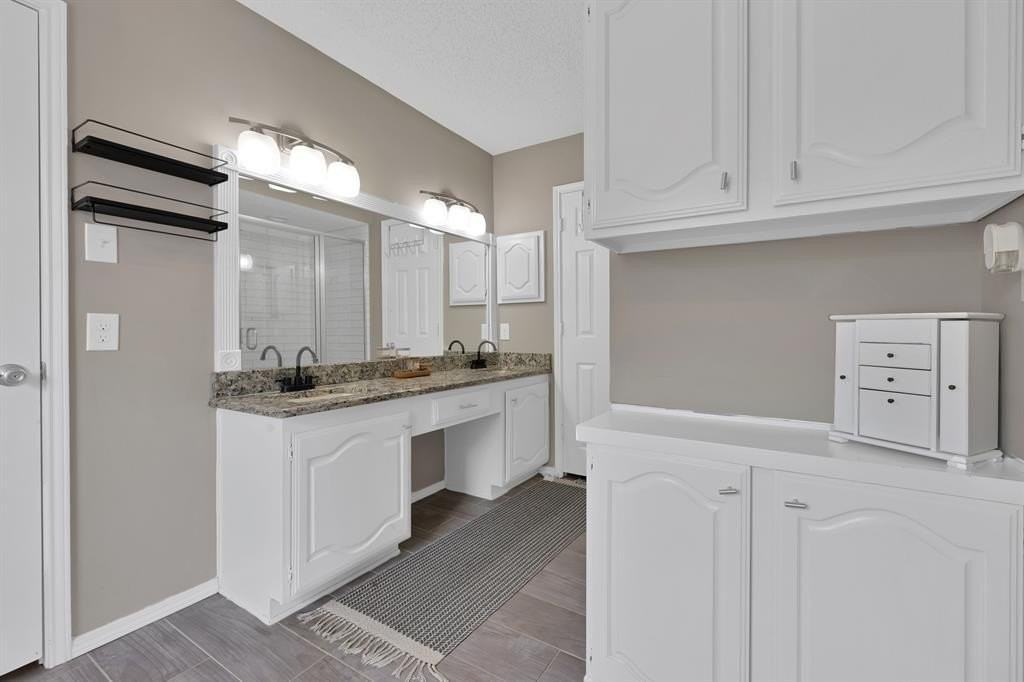 6700 Aimpoint Dr - Photo 6 of 20