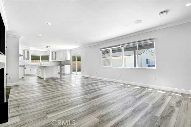 17344 Napa St - Photo 5 of 8
