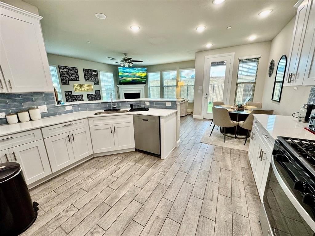 1045 Keswick Dr - Photo 2 of 10