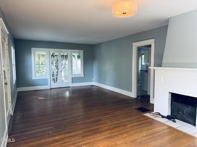 742 N Mentor Ave - Photo 3 of 8