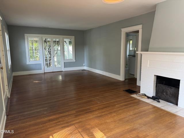 742 N Mentor Ave - Photo 4 of 8