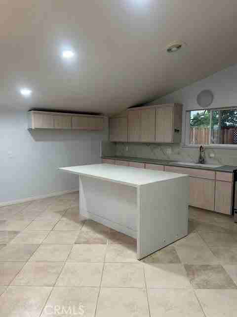 1083 Gilwood Ave - Photo 3 of 7