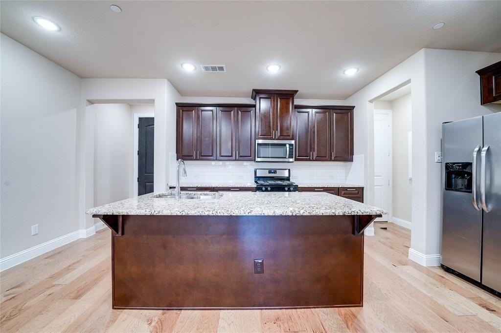 4560 Titus Cir - Photo 3 of 32