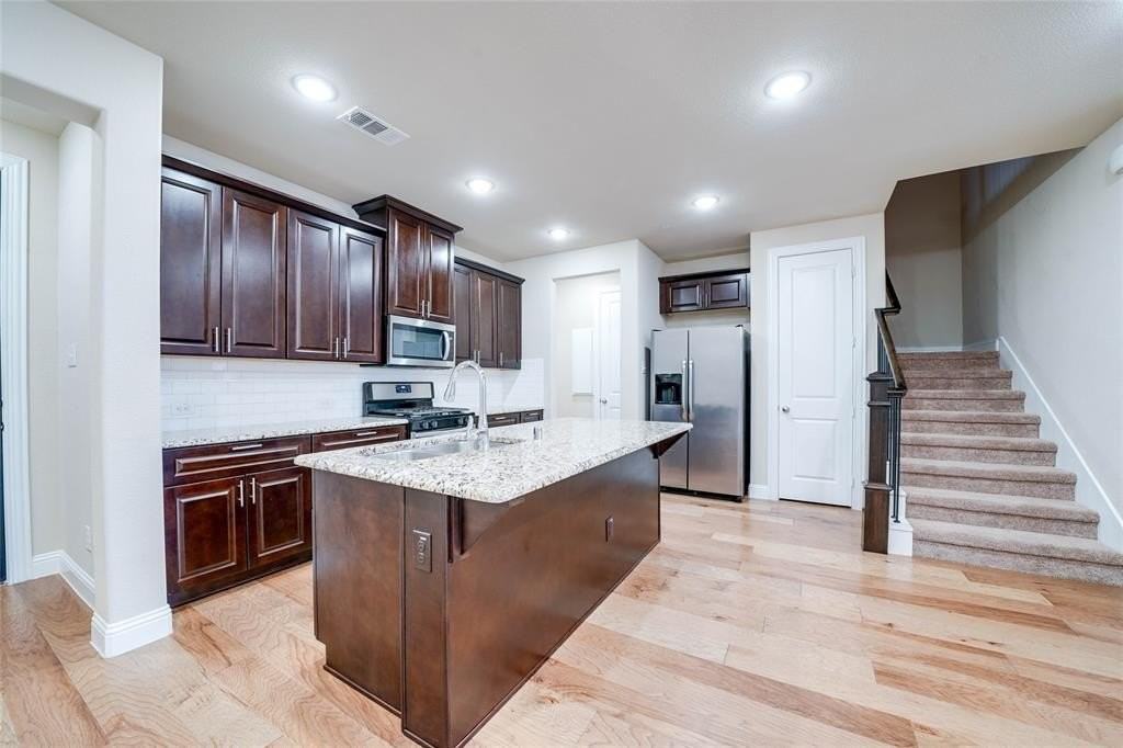 4560 Titus Cir - Photo 4 of 32
