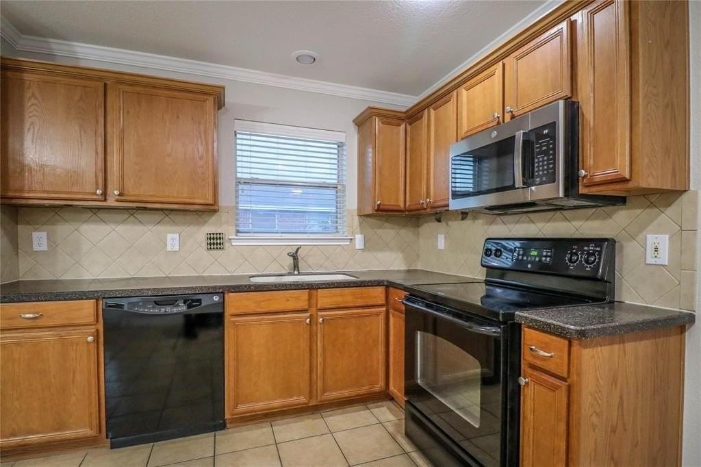 5313 Archer Dr - Photo 5 of 20