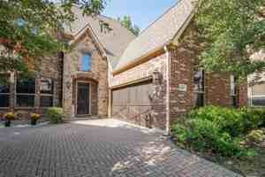 featured image of 8436 Town Walk Dr