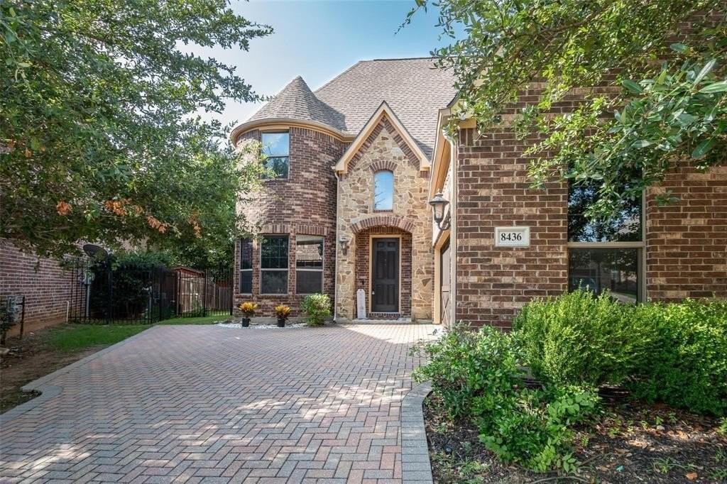 8436 Town Walk Dr - Photo 2 of 34