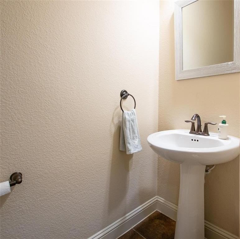 8436 Town Walk Dr - Photo 7 of 34