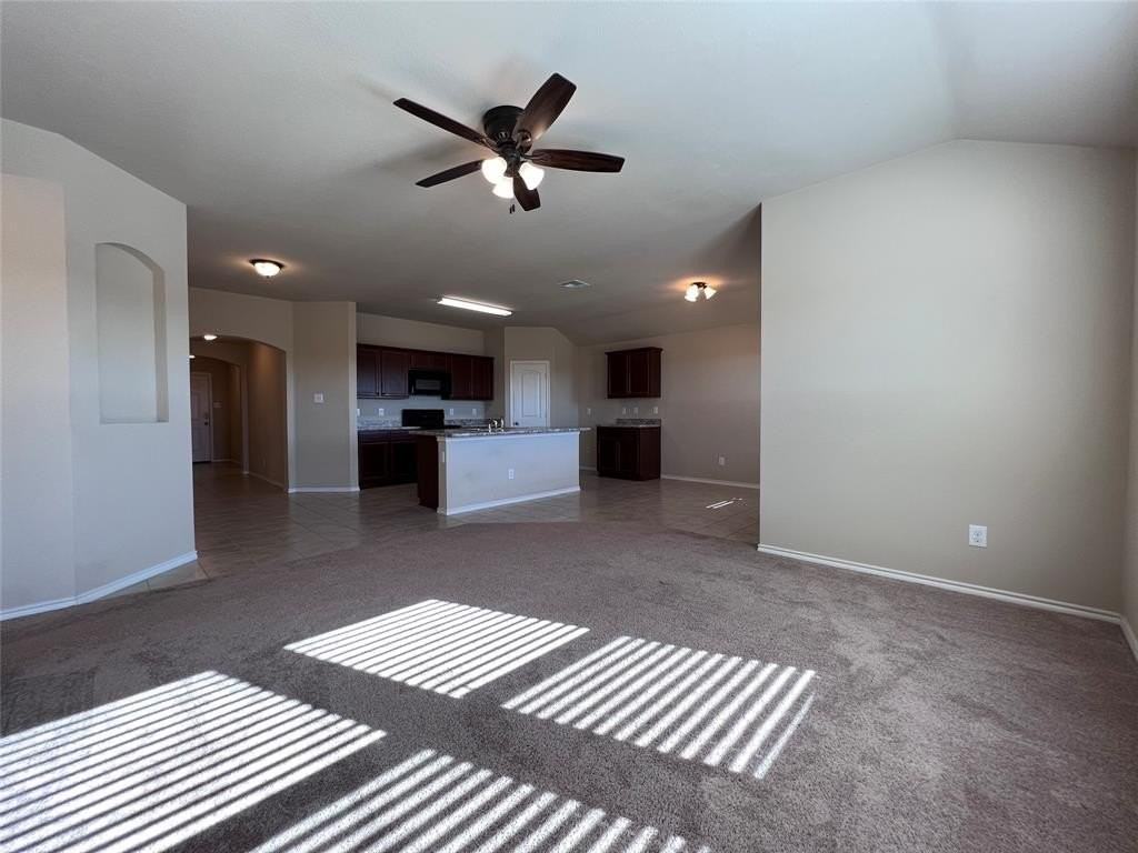 319 Plum Dr - Photo 4 of 21