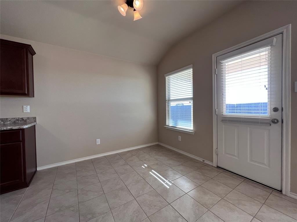 319 Plum Dr - Photo 7 of 21