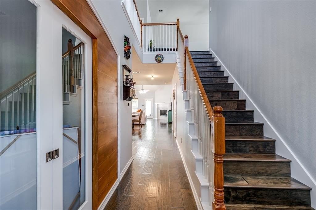 7801 Riverwalk Trl - Photo 3 of 24