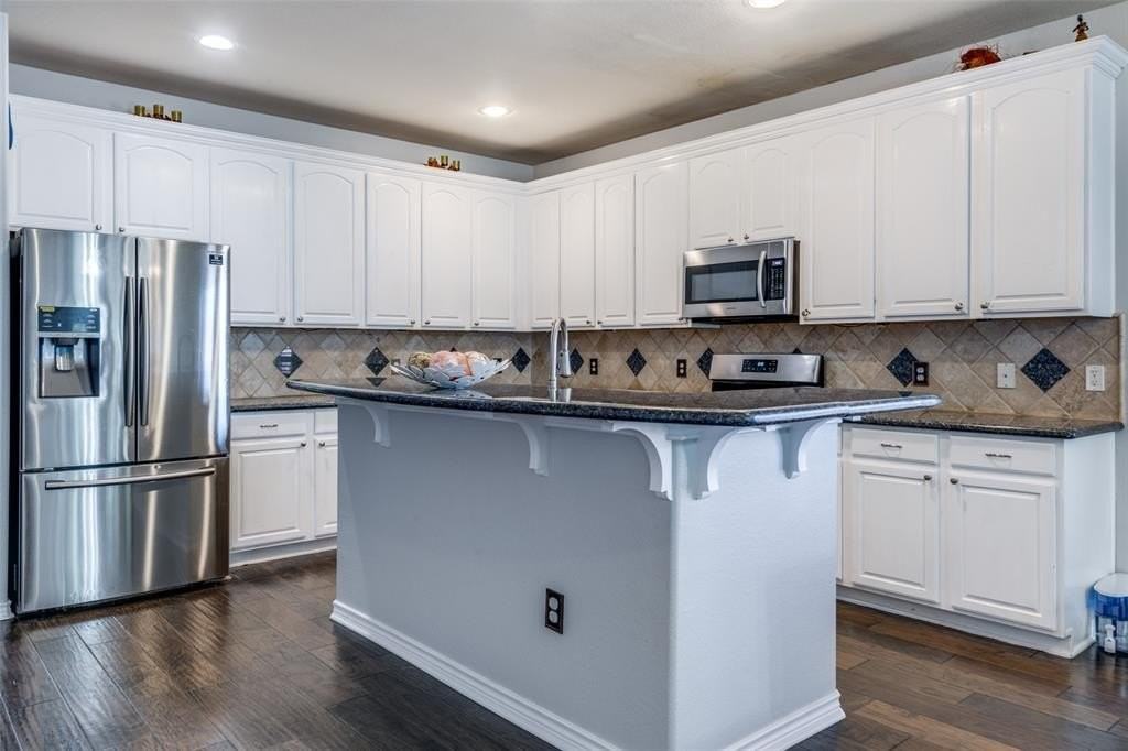 7801 Riverwalk Trl - Photo 4 of 24