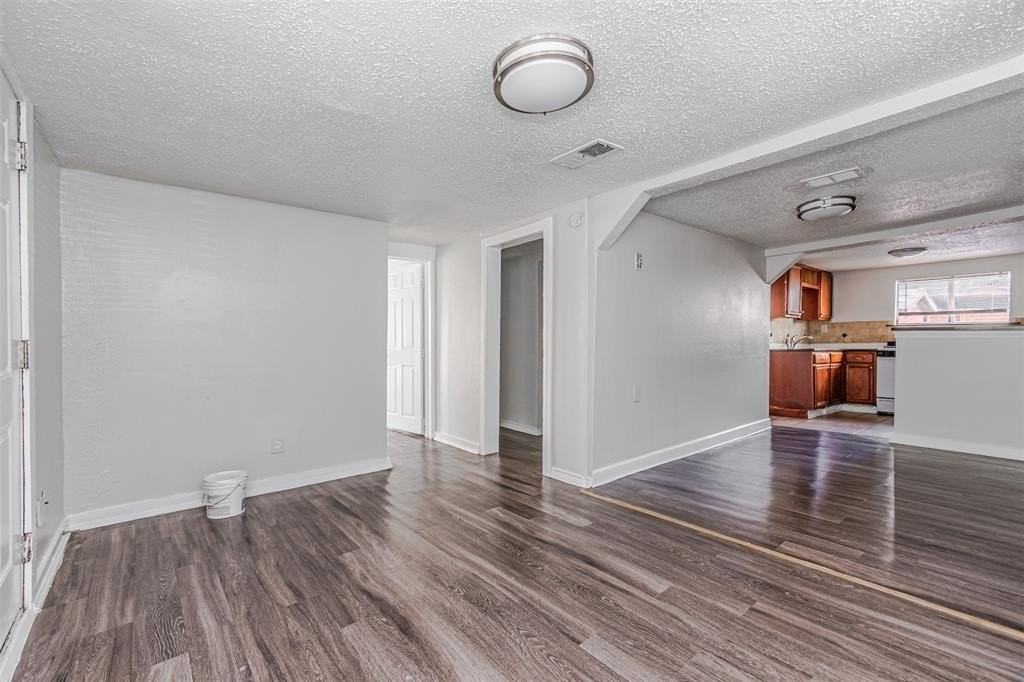 1520 Mcbroom St - Photo 4 of 22