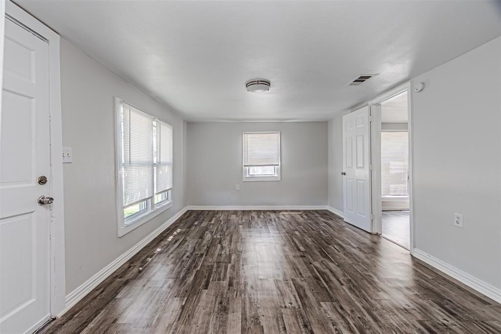 3213 Obenchain St - Photo 6 of 26
