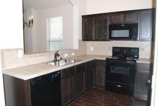 315 Orbit Dr - Photo 4 of 12