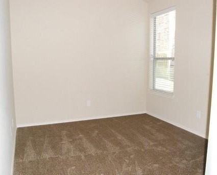 315 Orbit Dr - Photo 6 of 12