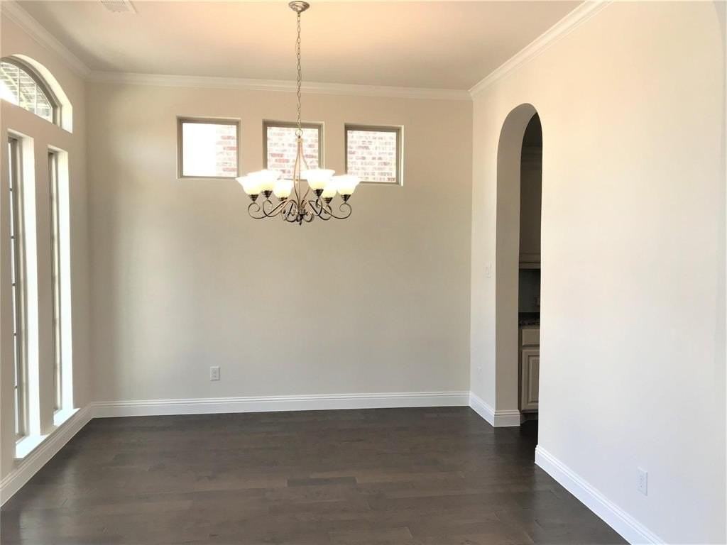 6924 Royal View Dr - Photo 3 of 32
