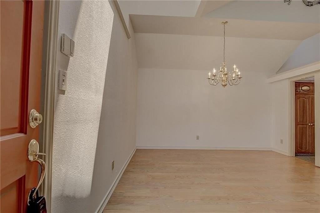 3005 Warm Springs Ln - Photo 3 of 36