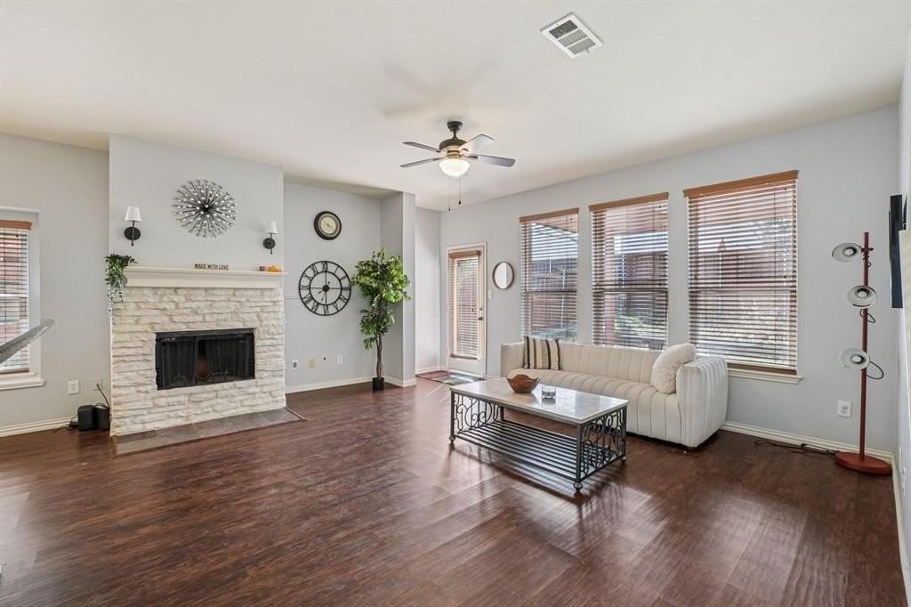 5825 Shetland Cir - Photo 3 of 39