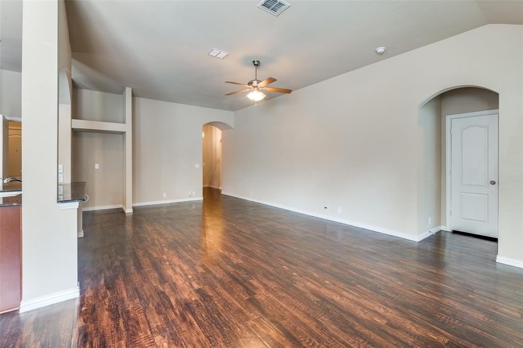 4920 Lemon Grove Dr - Photo 4 of 26