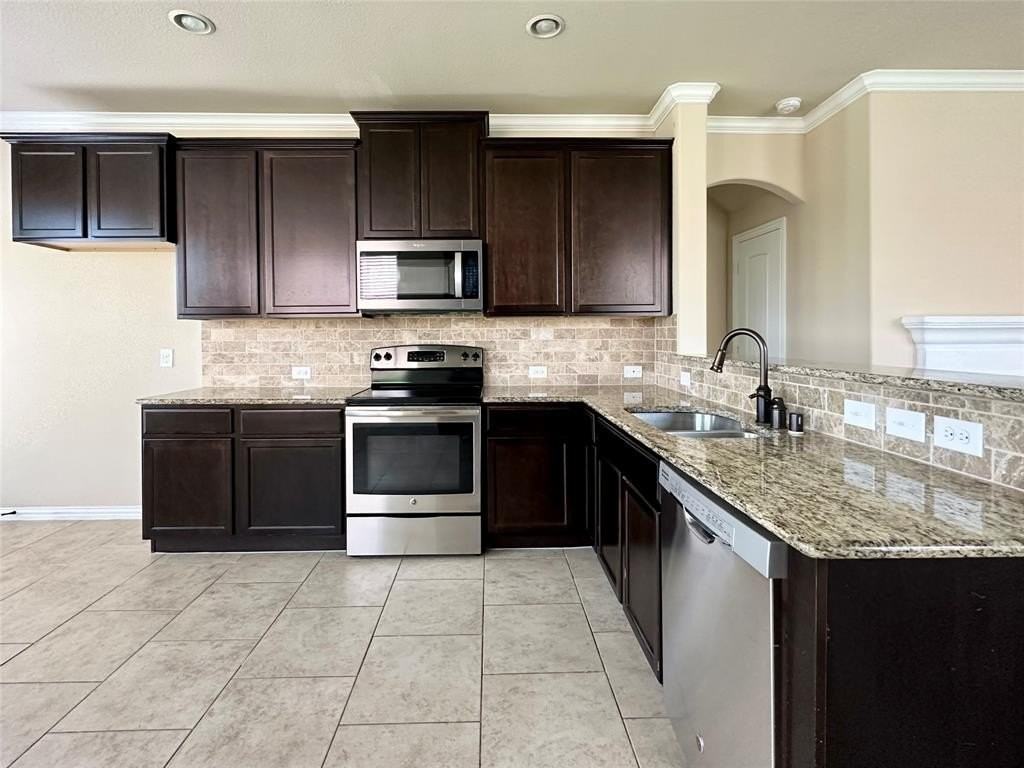 16011 Crosslake Ct - Photo 6 of 20