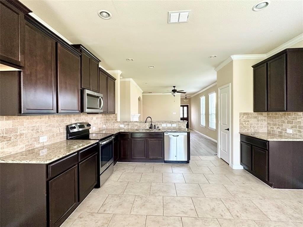 16011 Crosslake Ct - Photo 7 of 20