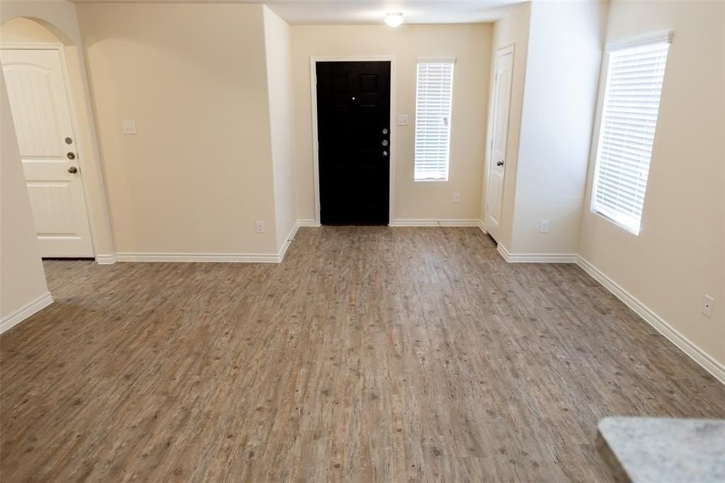 1413 Starling Ln - Photo 3 of 17