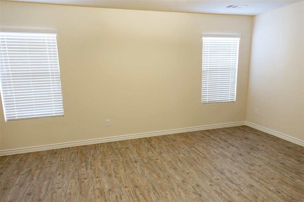 1413 Starling Ln - Photo 7 of 17