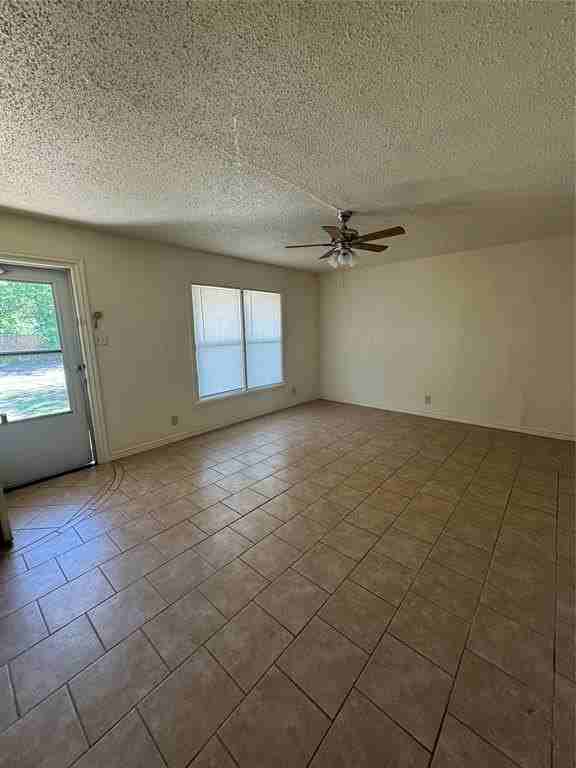 3166 College St - Photo 2 of 6