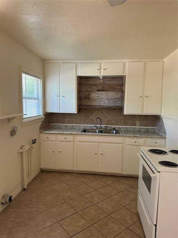 3166 College St - Photo 3 of 6