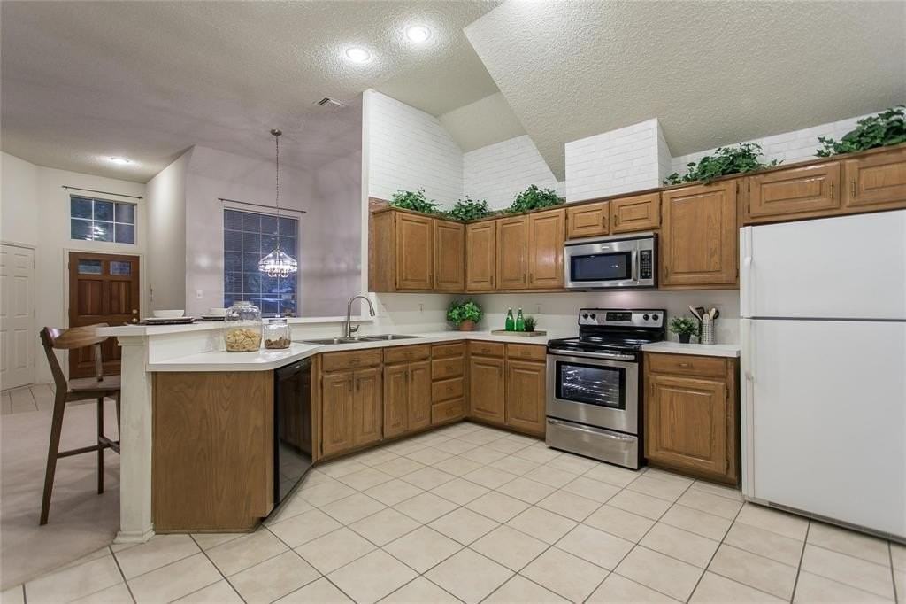 2978 Crystal Springs Ln - Photo 3 of 11