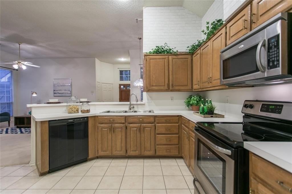 2978 Crystal Springs Ln - Photo 4 of 11