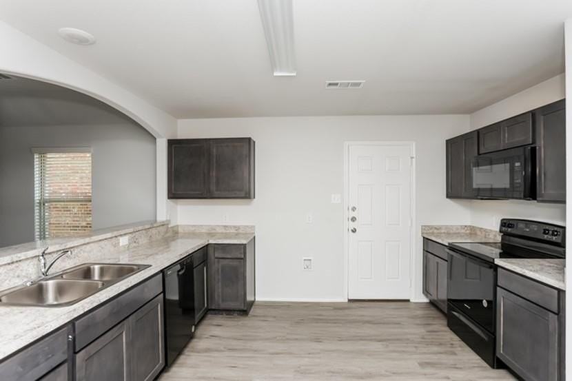 1317 Ester Ln - Photo 3 of 16