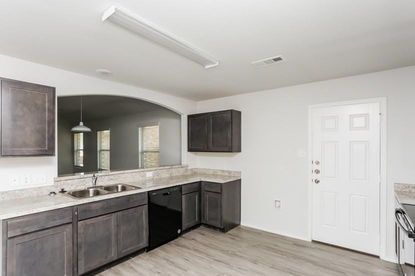 1317 Ester Ln - Photo 4 of 16