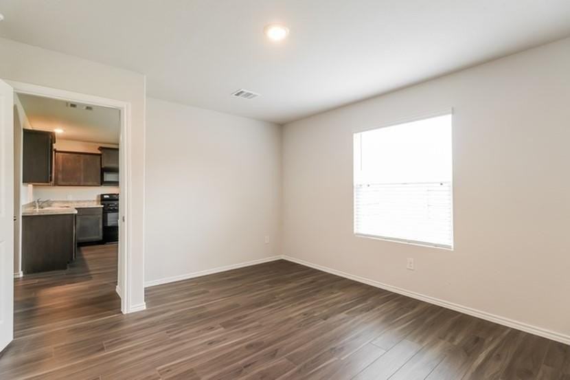 514 Thompson Pl - Photo 7 of 13