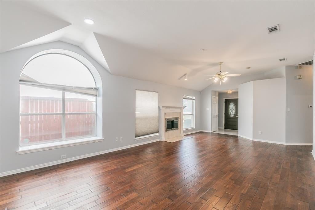 1356 Dallshan Dr - Photo 2 of 15