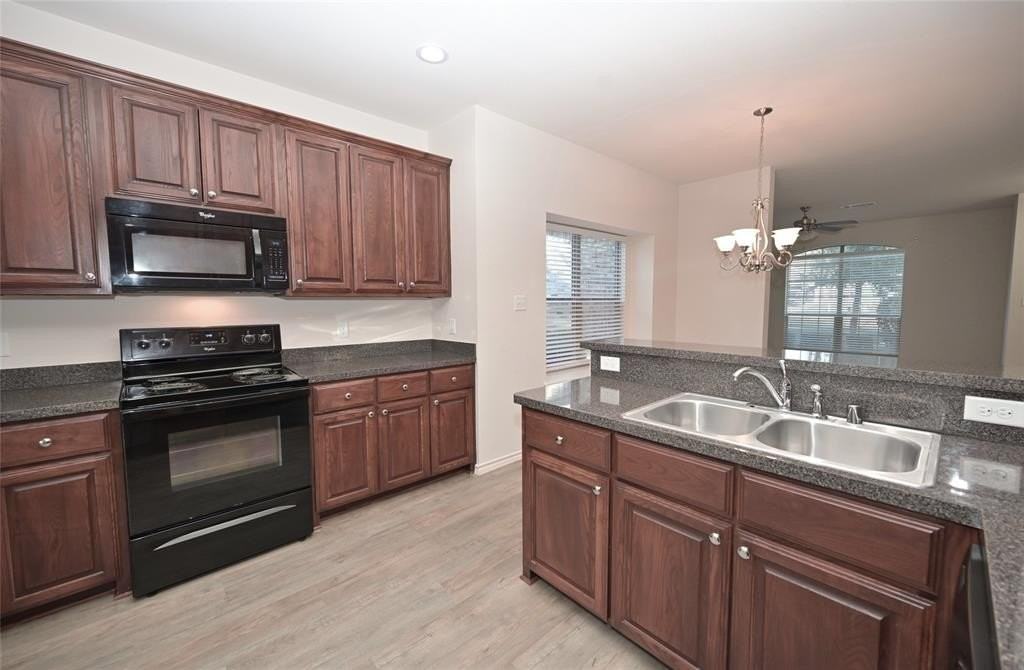 808 Bahar Ct - Photo 5 of 40