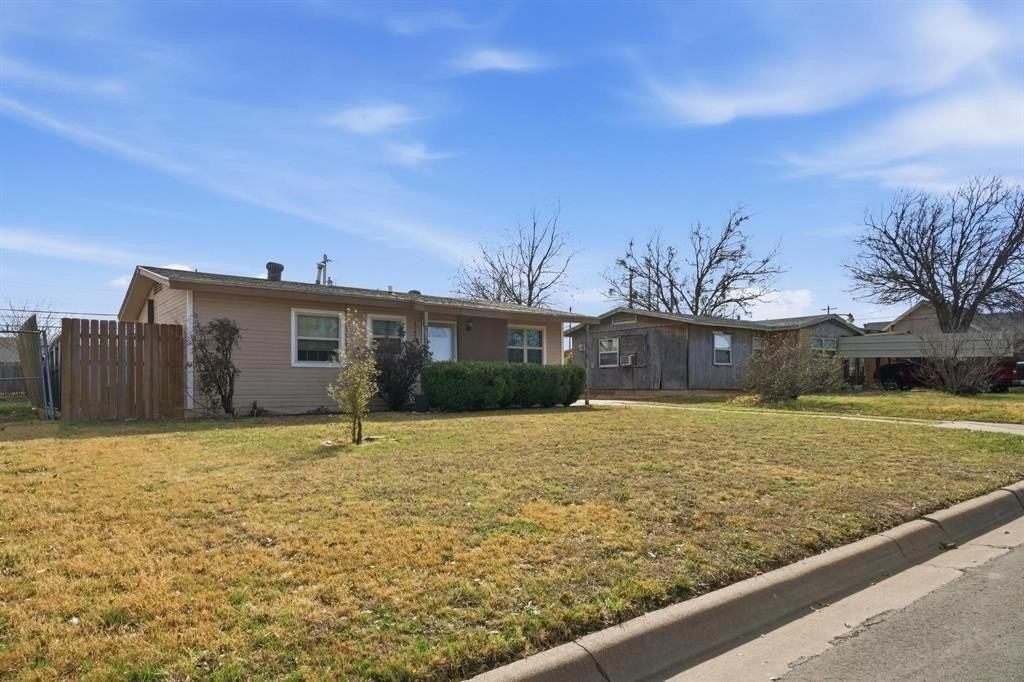 1741 Pasadena Dr - Photo 3 of 29