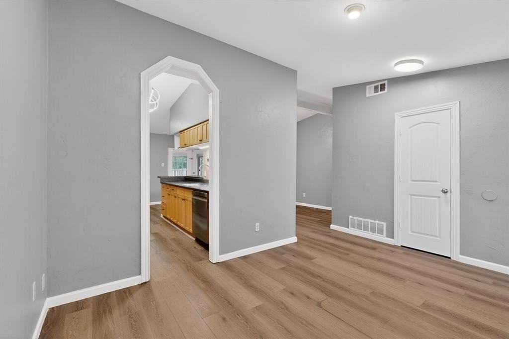 2309 Fyke Rd - Photo 7 of 40
