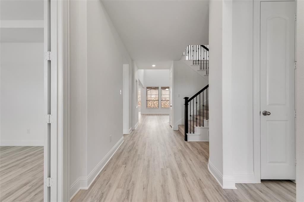 409 Cottontail Ln - Photo 3 of 32