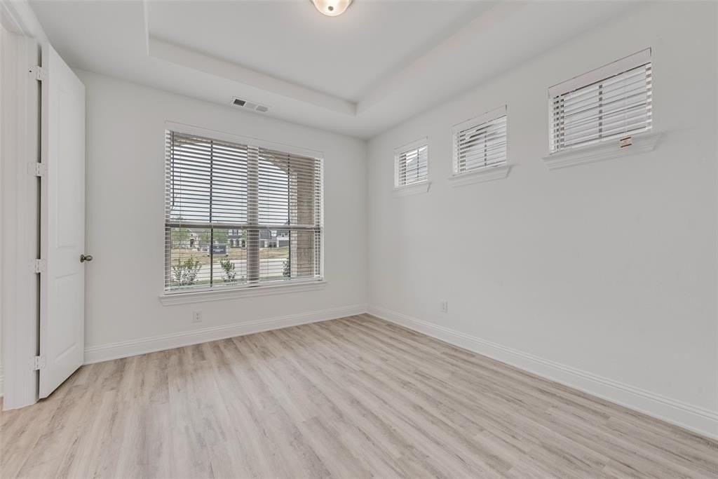 409 Cottontail Ln - Photo 4 of 32
