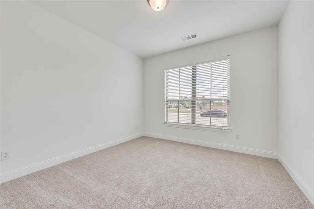 409 Cottontail Ln - Photo 7 of 32