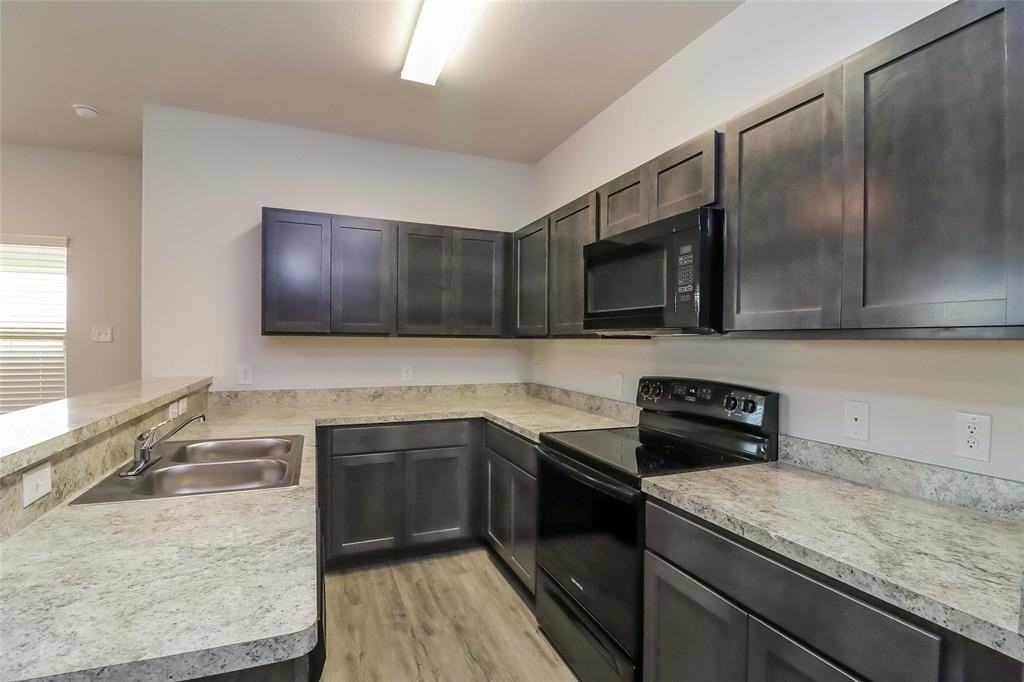 2605 Bear Oak Dr - Photo 3 of 19