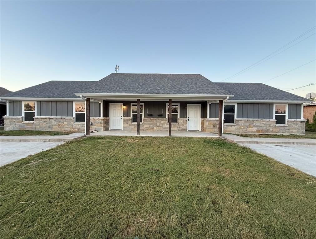 108 W Adams St